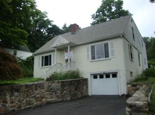 27 Rose Ln, Danbury, CT 06811