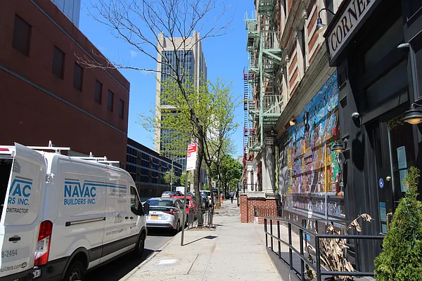 Rented by Blip LLC | media 23