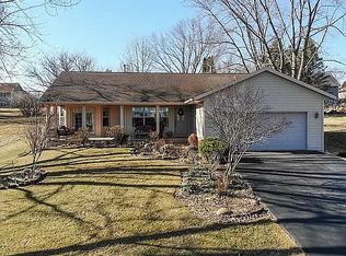 75 Delburne Dr, Davis, IL 61019