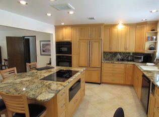 1914 Odell Cir, Vista, CA 92084