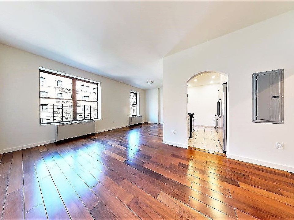1st image of 180 W 81st St #31