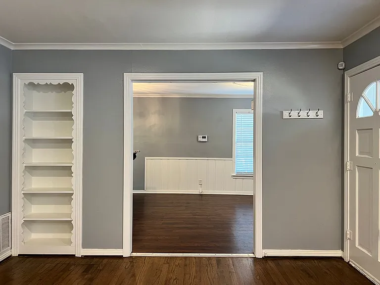 1225 San Antonio St — Photo 6
