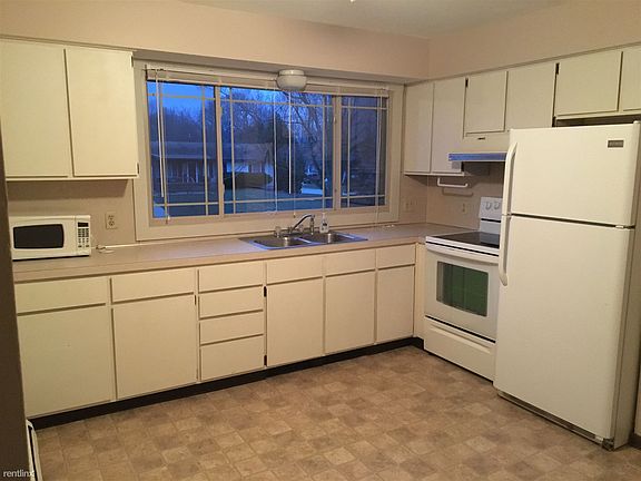 2nd image of 11132 Stanford Ave