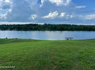 488 Silent River Ln, Loudon, TN 37774
