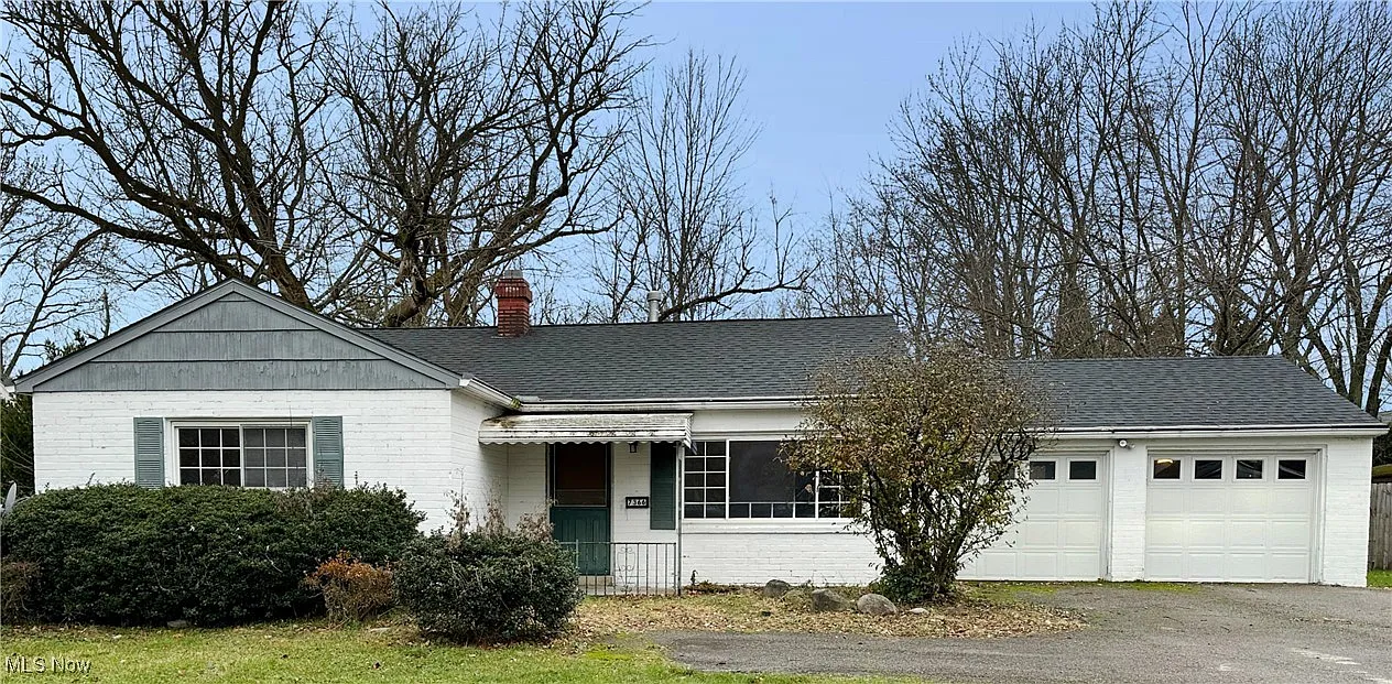 7366 Avon Belden Rd photo 1