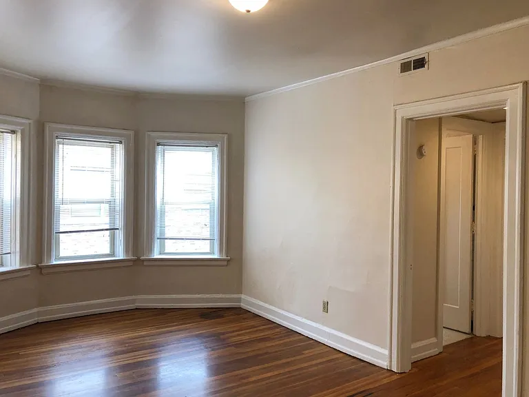 1 & 2 Bedroom Apartments in Downtown Indianapolis - Meridian Plaza Awaits You! — Photo 11