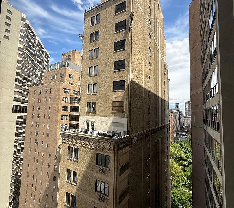 1st image of 224 W Rittenhouse Sq #2317