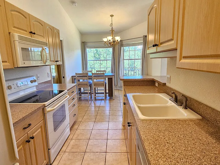 904 Casa Del Lago Way #904 — Photo 22