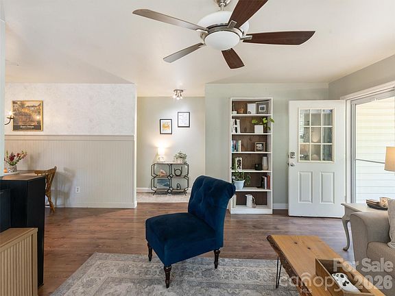 5th image of 10 McTindal Cir