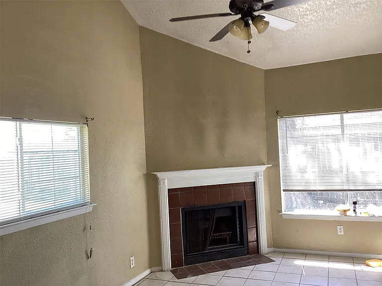 15831 Bazelbriar Ln — Photo 17