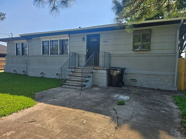 4900 Lurline St — Photo 1