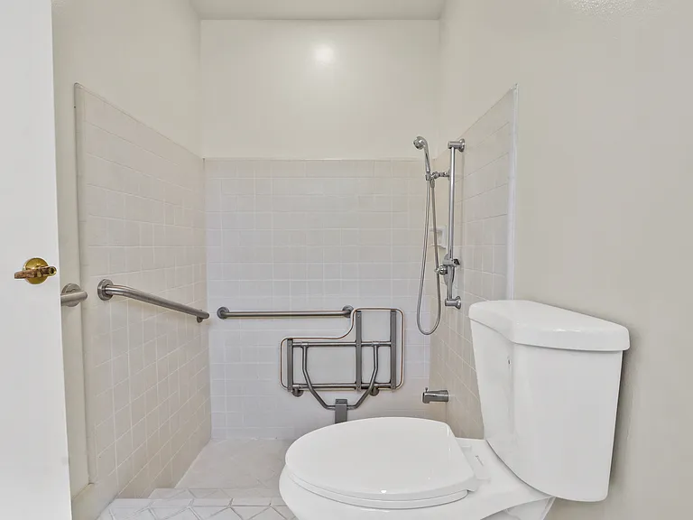 8801 Monterey Cir — Photo 11