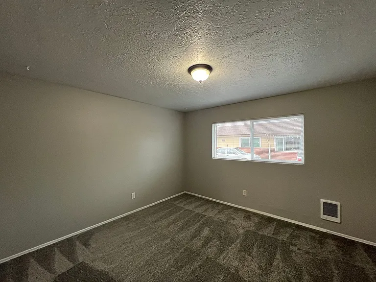 Claybourne Terrace — Photo 14