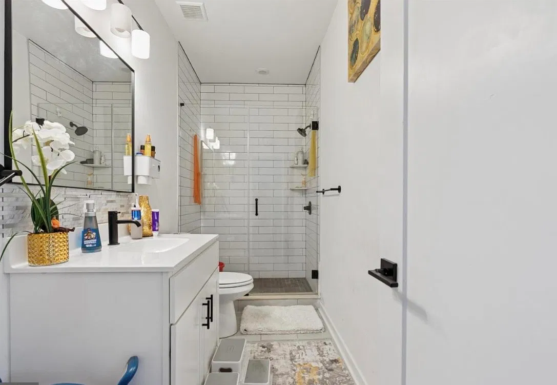 2 bed, 1200 sqft, $2,300 — Photo 1