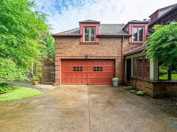 4th image of 2637 Densmore Dr