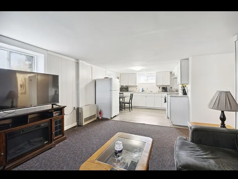 370 Main St #2 — Photo 11
