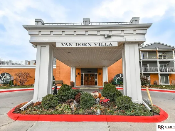 3001 S 51st Street Ct Unit 302, Lincoln, NE 68506
