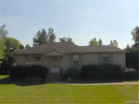 2nd image of 3884 Brimfield Ave