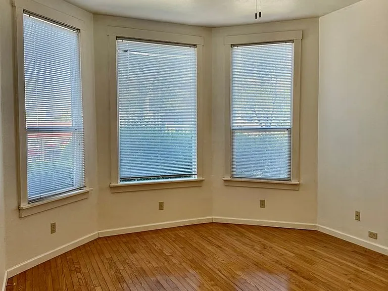 20-32 S Porter St — Photo 3
