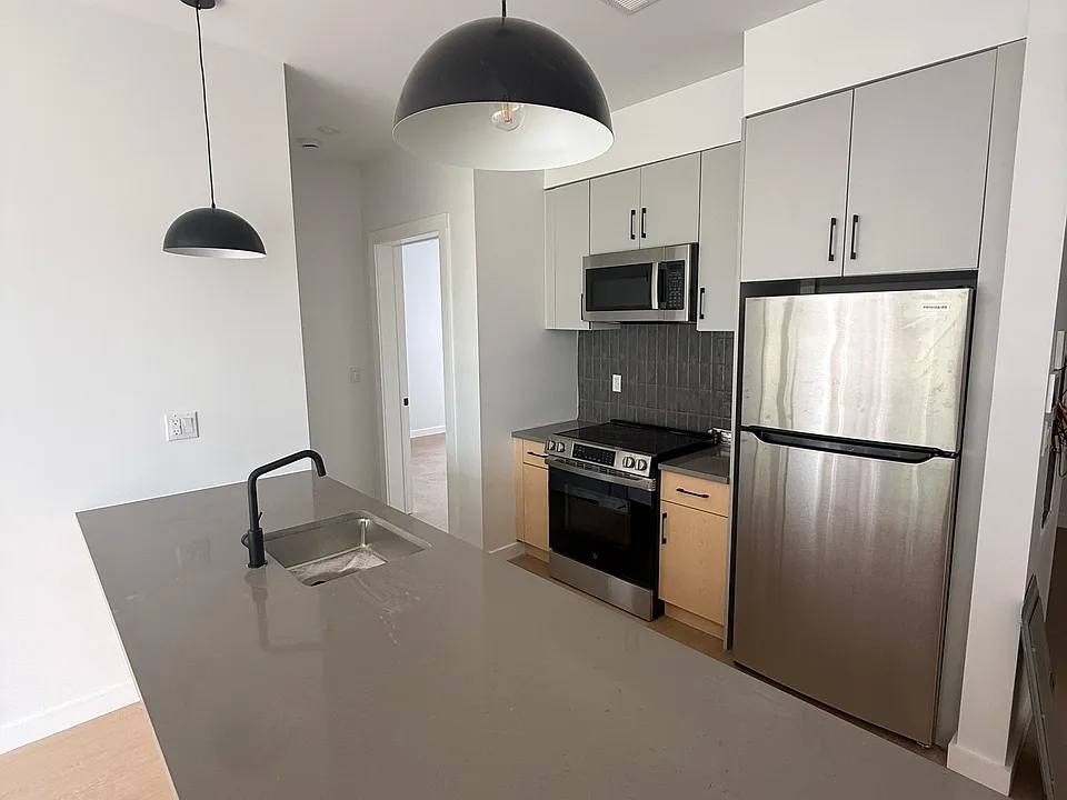 74 Webster St #1F