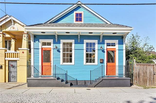 1st image of 3055 Marais St