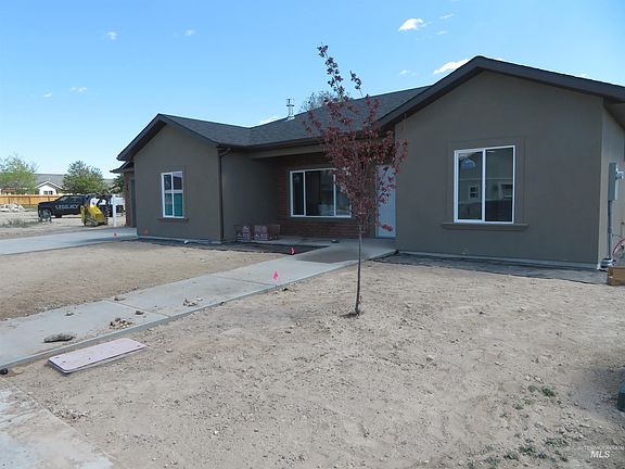 2nd image of 284 Sandi Rd