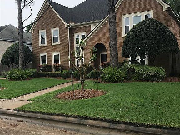 3rd image of 24707 Brattle Dr
