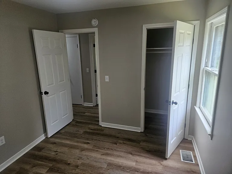 604 Floyd St — Photo 13