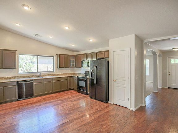 4th image of 12908 N 142nd Ln