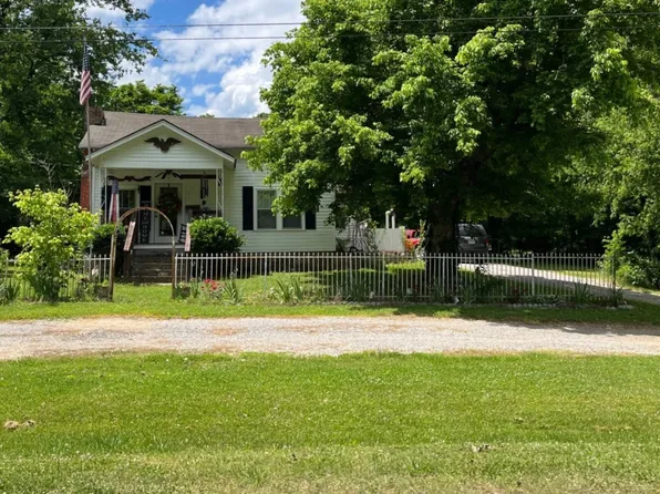 303 Little Creek Rd, Pleasant Shade, TN 37145