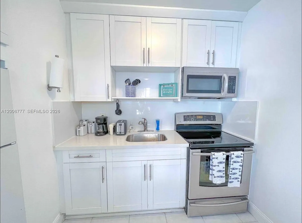 Building Photo - 326 Wilson St #205