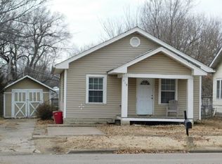 115 Park St, Winfield, KS 67156
