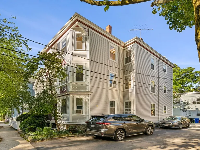 112 Chestnut St #1 — Photo 10