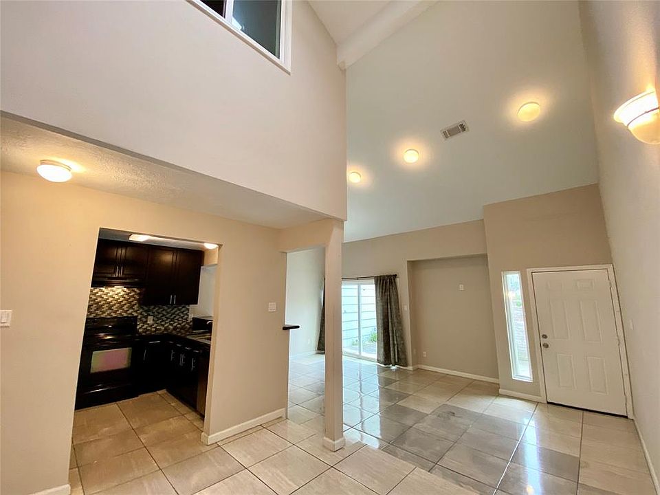 1st image of 7086 Greenway Chase St