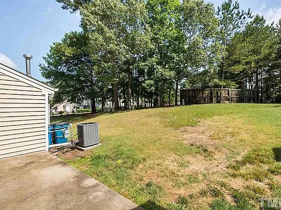 5th image of 537 Darby Glen Ln