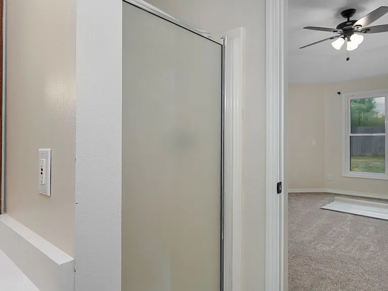2921 S Eldon Ave — Photo 29