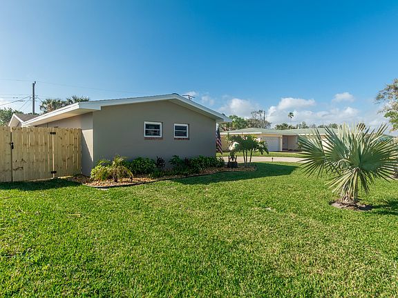 5th image of 380 Formosa Dr