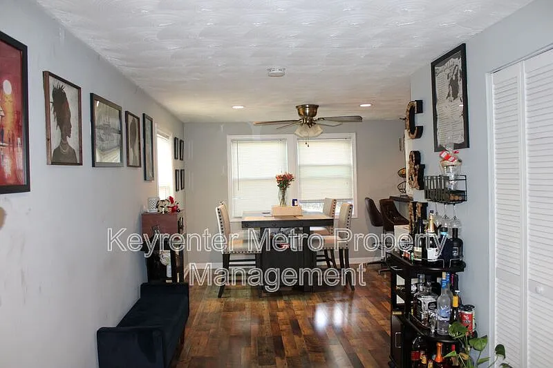 3 bed, 1.5 bath, 1250 sqft, $2,250 — Photo 4