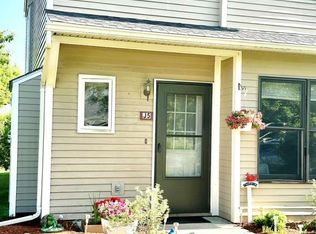 J5 Stonehedge Dr, South Burlington, VT 05403