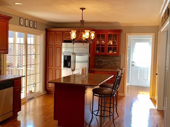 3rd image of 6625 Summerlin Pl