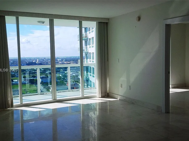1800 N Bayshore Dr #3310 — Photo 3