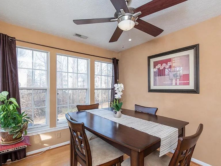 1002 Markham Ct #M — Photo 13