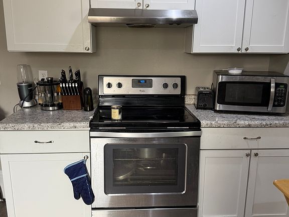 2nd image of 37 E Columbia St #A