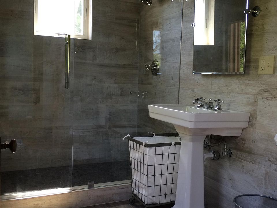 Main Floor Bathroom