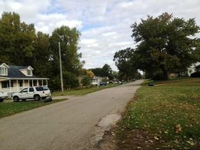 2nd image of 453 S Williams St