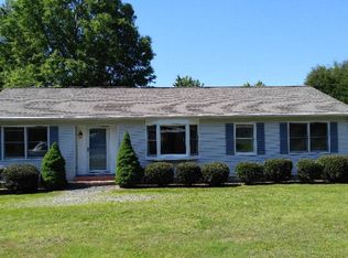 51 Venable Dr, Kilmarnock, VA 22482