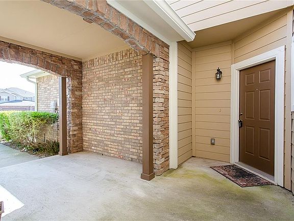 3rd image of 6221 Madrone Ct