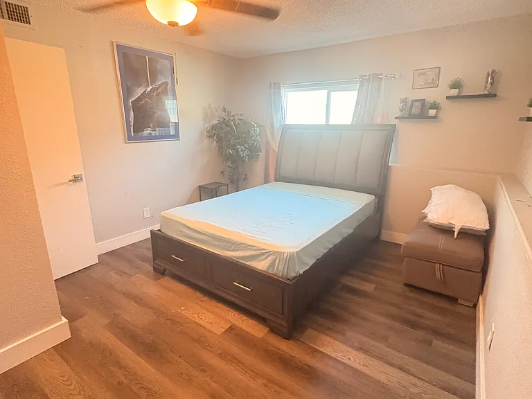 10028 W Sells Dr — Photo 10