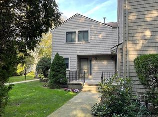 10 Meeting House Rd UNIT B, Stratford, CT 06614