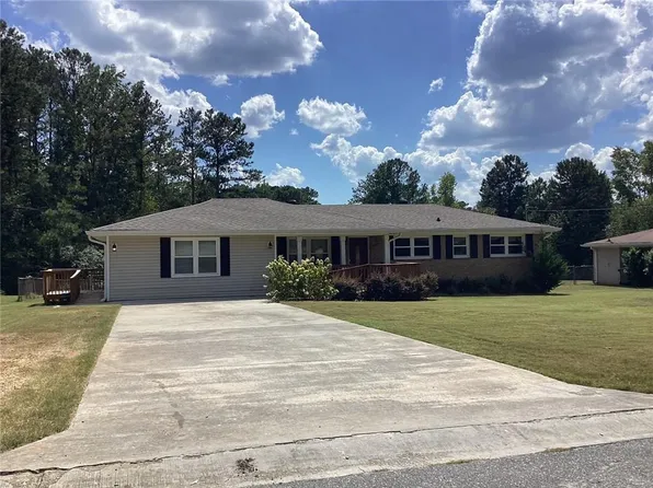 102 Cross Creek Pkwy, Dallas, GA 30157